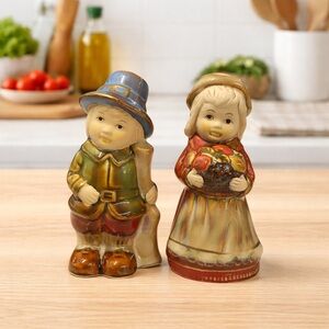 Vintage Pilgrim Ceramic Boy-Girl Thanksgiving Salt & Pepper Shakers Pair Set NEW